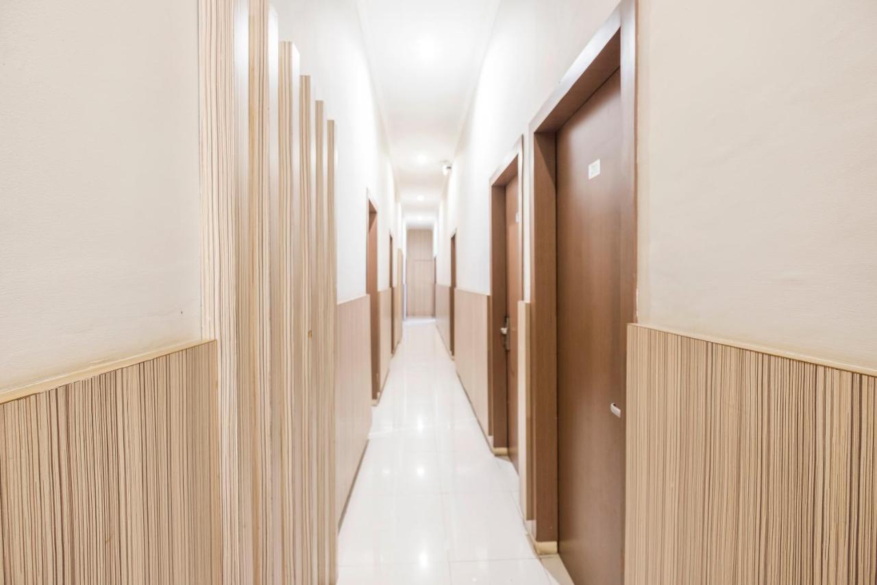New Legend Hotel Makassar Exterior photo